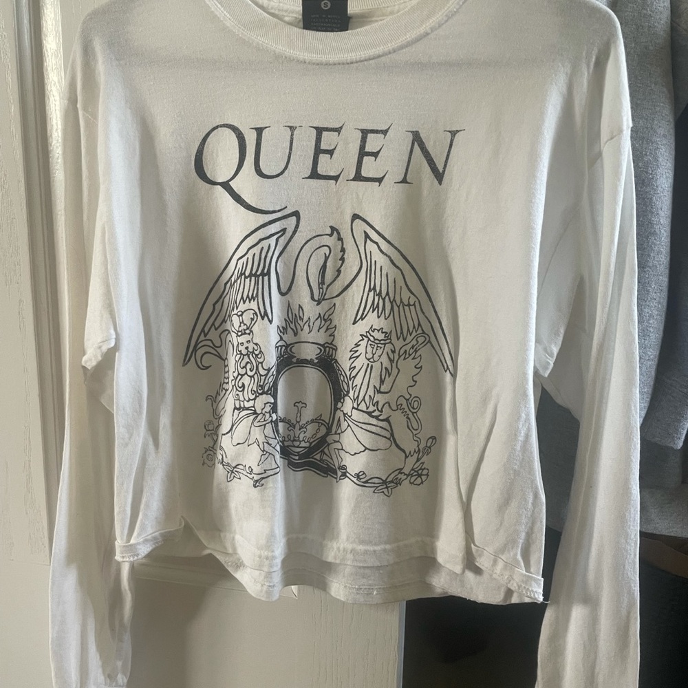 Only worn once Queen top